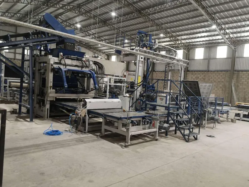 Mesin Pembuat Blok Otomatis untuk Produksi Blok Beton Skala Besar di Amerika Selatan